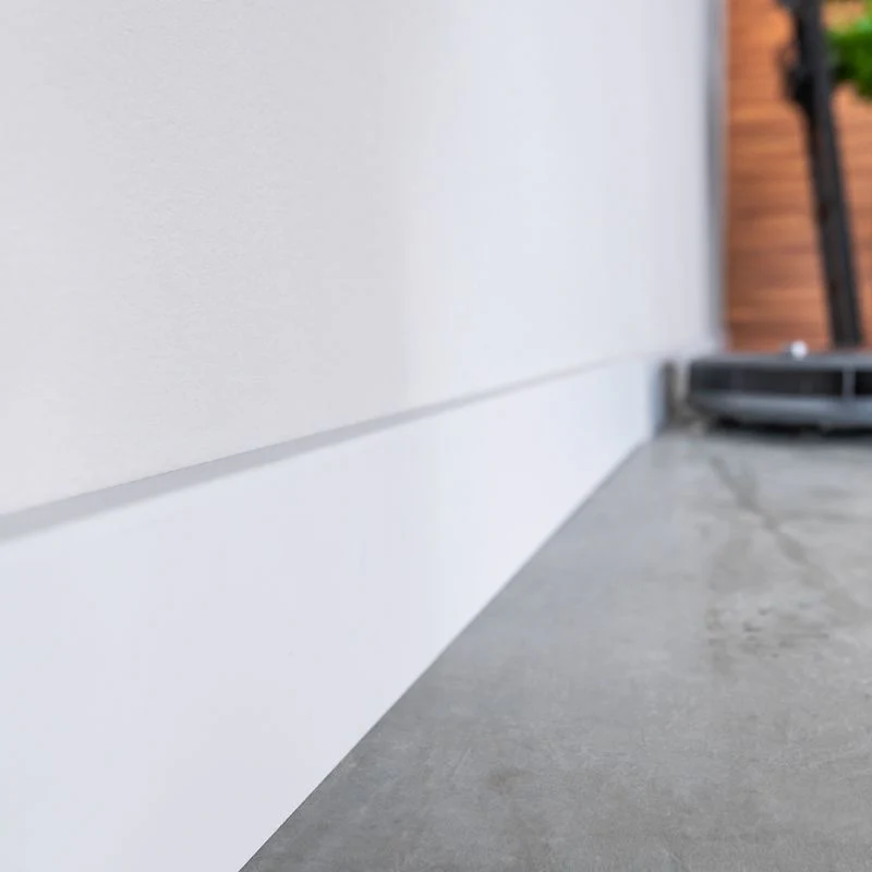 White Vox Espumo Skirting Board | 100mm x 2.4m | 1 Pack - Image 3